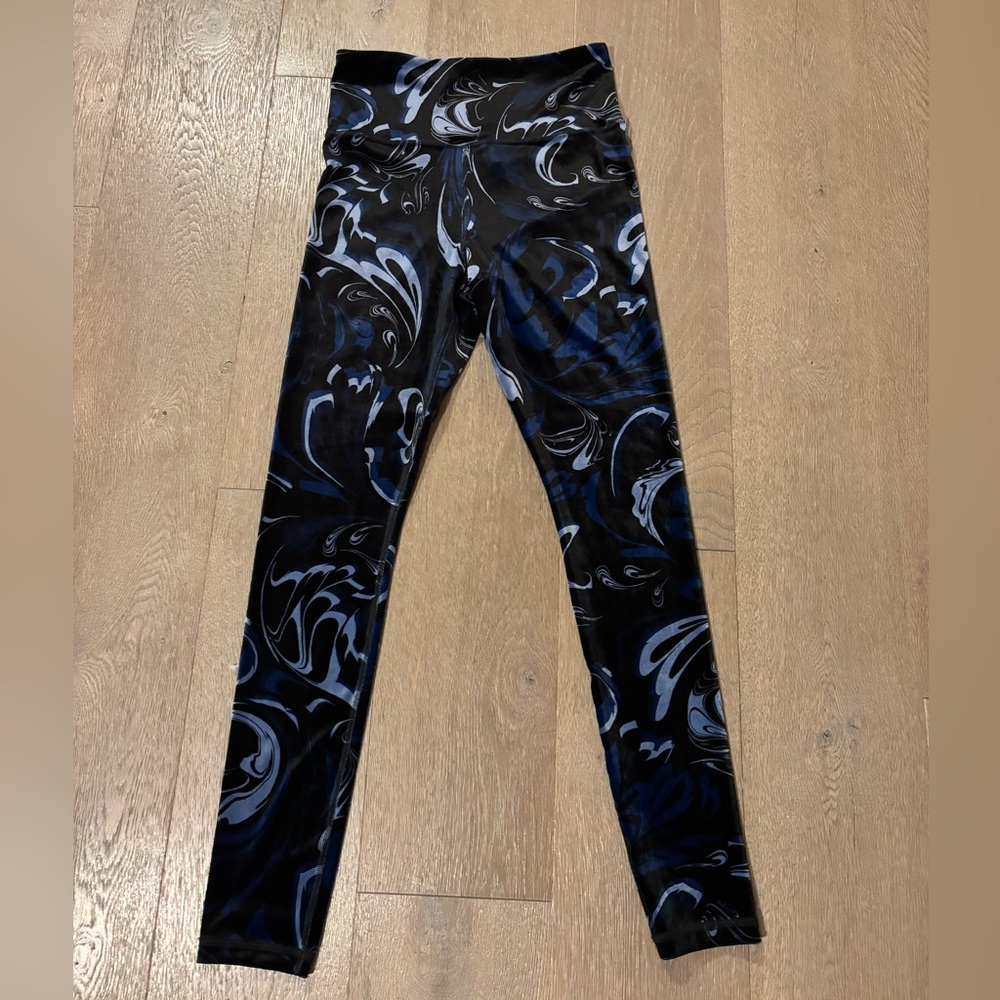 Athleta Ultimate Stash Pocket 7/8 tights leggings small brand new